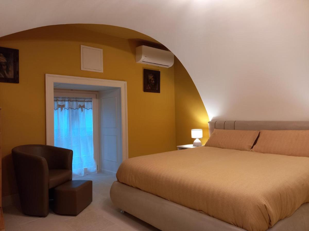 Le Petit Palais - Naples Bed & Breakfast Екстериор снимка