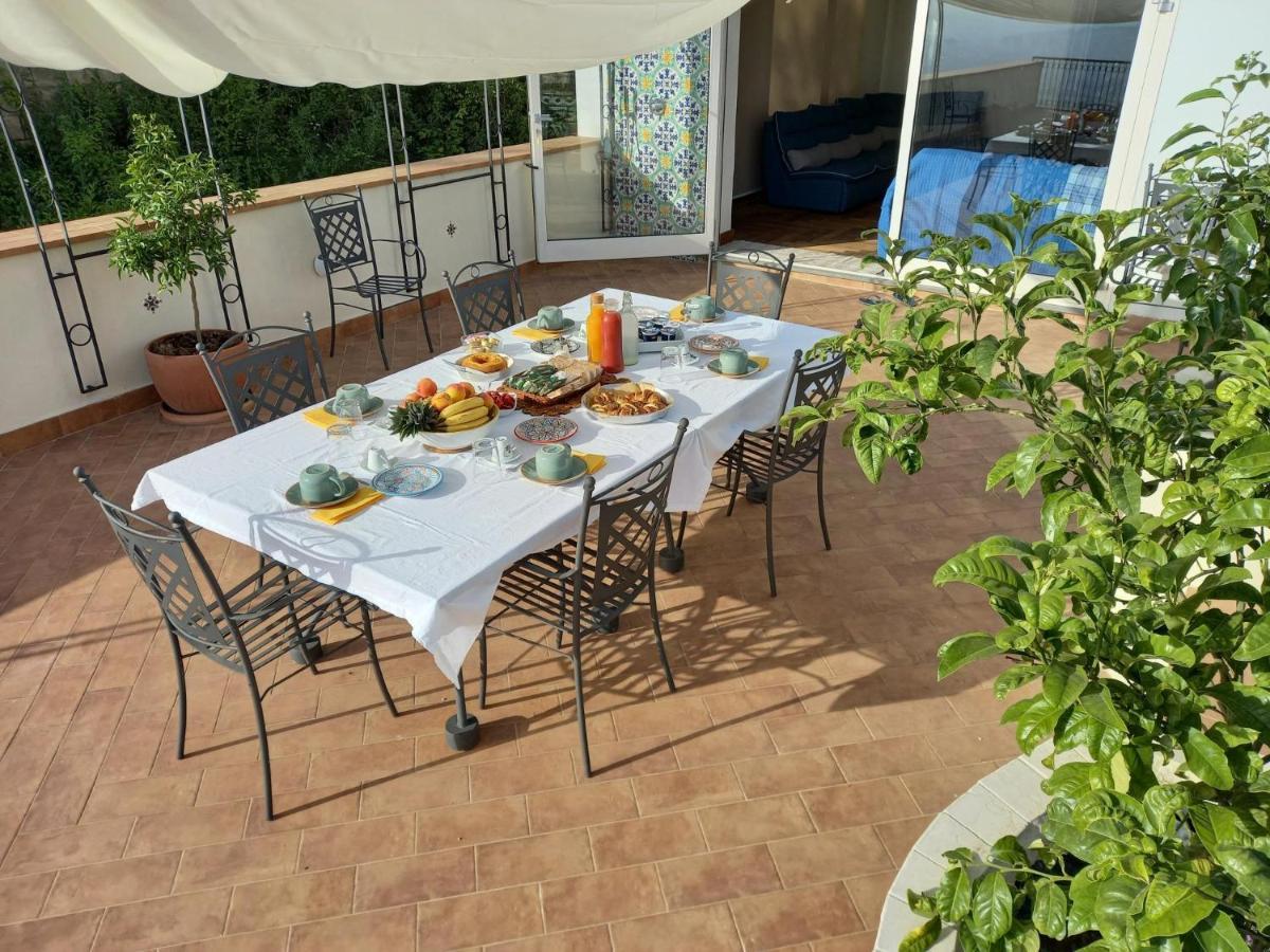 Le Petit Palais - Naples Bed & Breakfast Екстериор снимка