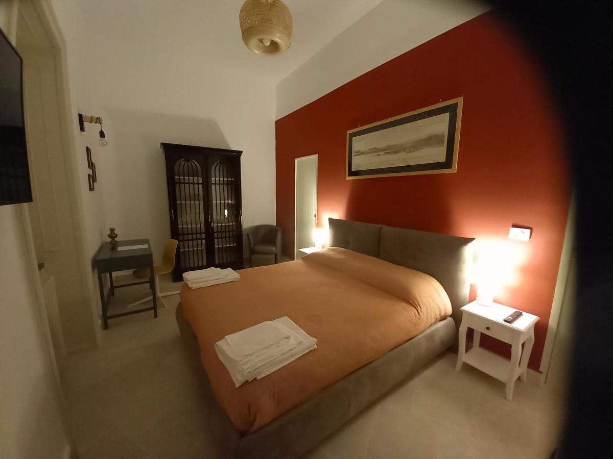 Le Petit Palais - Naples Bed & Breakfast Екстериор снимка