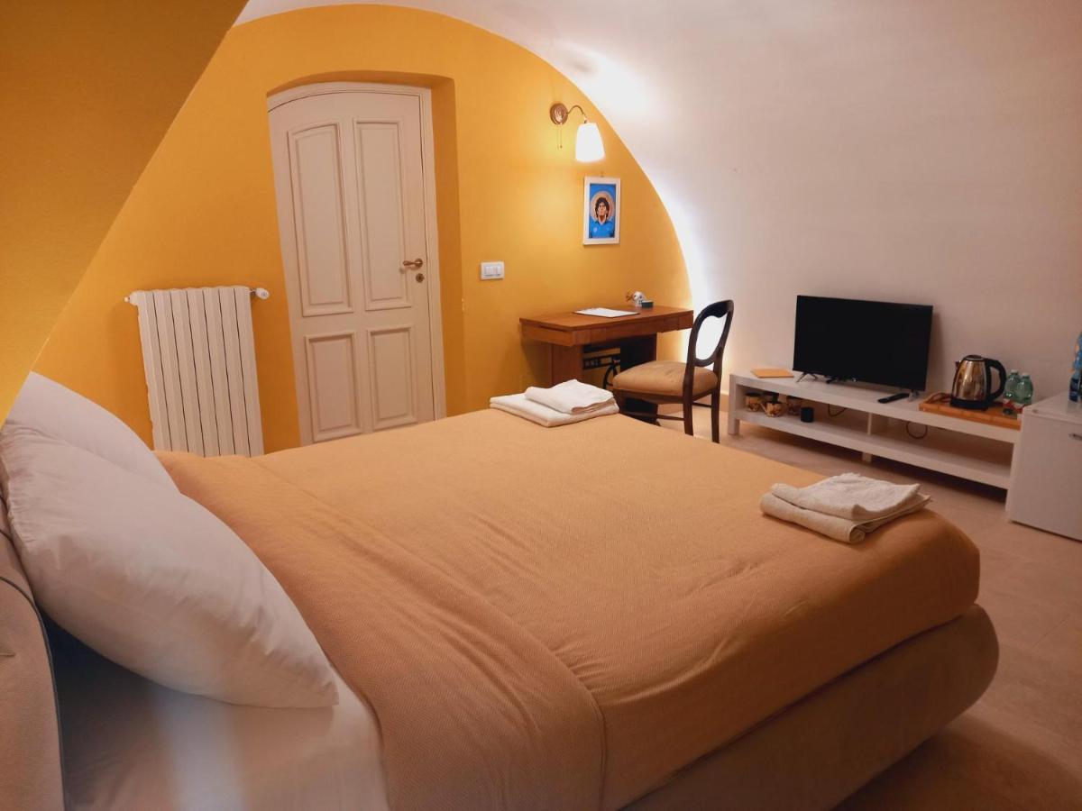 Le Petit Palais - Naples Bed & Breakfast Екстериор снимка
