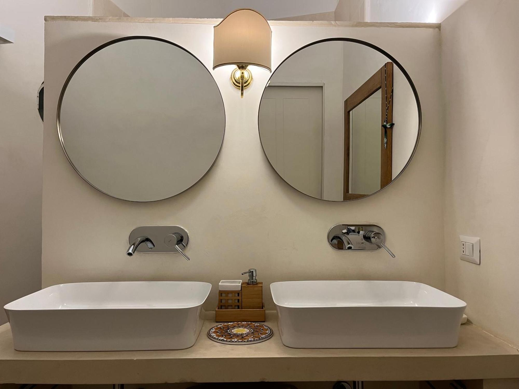 Le Petit Palais - Naples Bed & Breakfast Екстериор снимка